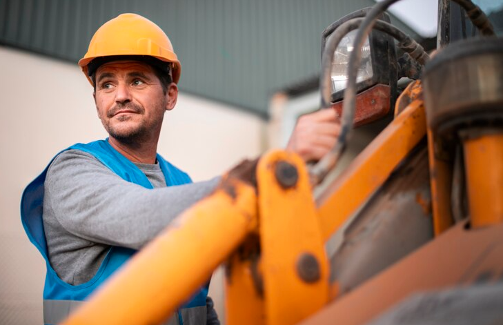 Melhore Sua Produção com Serviços de Usinagem, Tornearia e Solda de Alta Qualidade